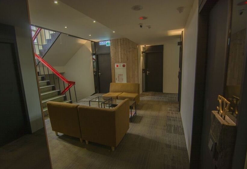 O2 Hotel Taipei Main Station