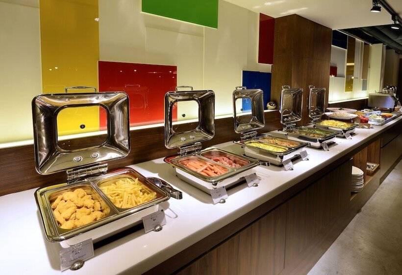 O2 Hotel Taipei Main Station