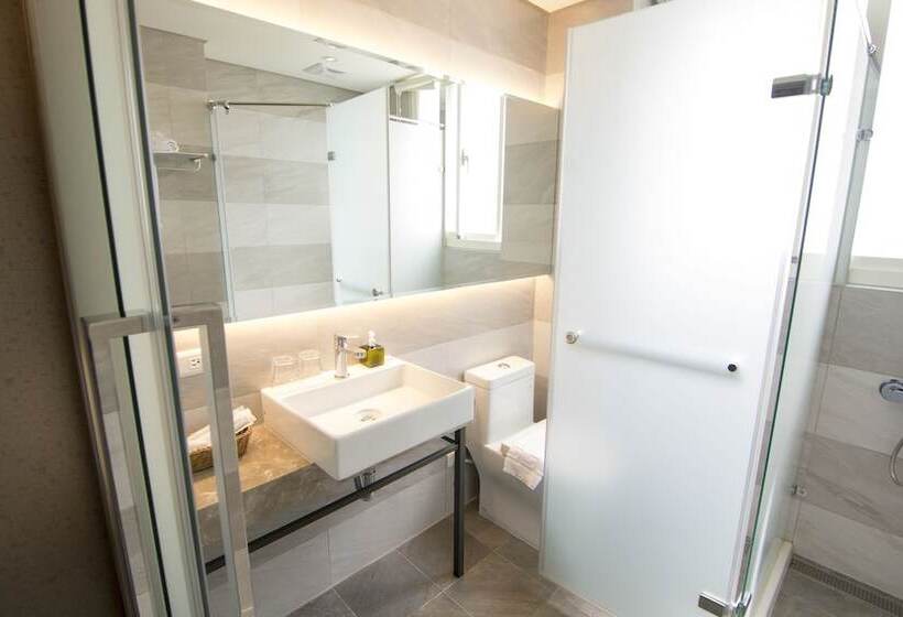 O2 Hotel Taipei Main Station