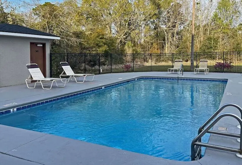 Hotelli Sleep Inn & Suites