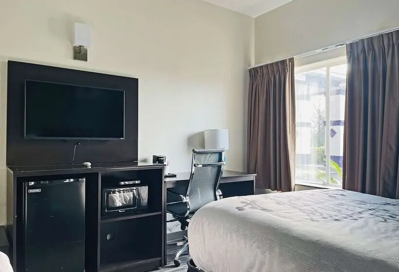 Hotelli Sleep Inn & Suites