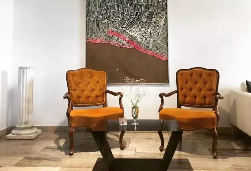 Hotelli Villa Laurel