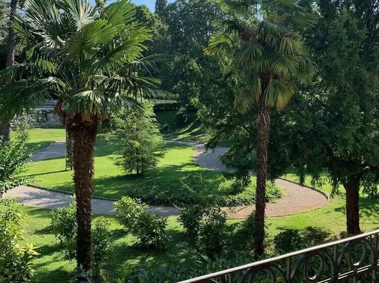 Hotelli Villa Laurel