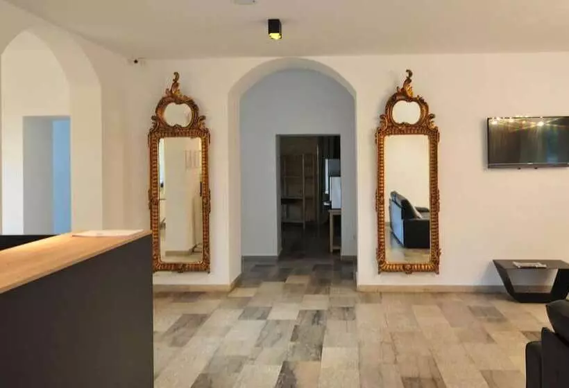 Hotelli Villa Laurel