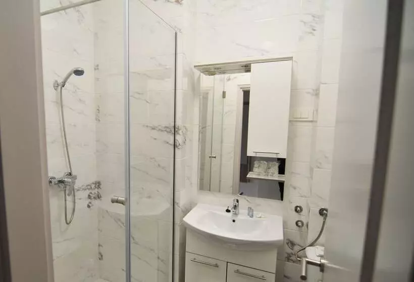 Hotelli Villa Laurel