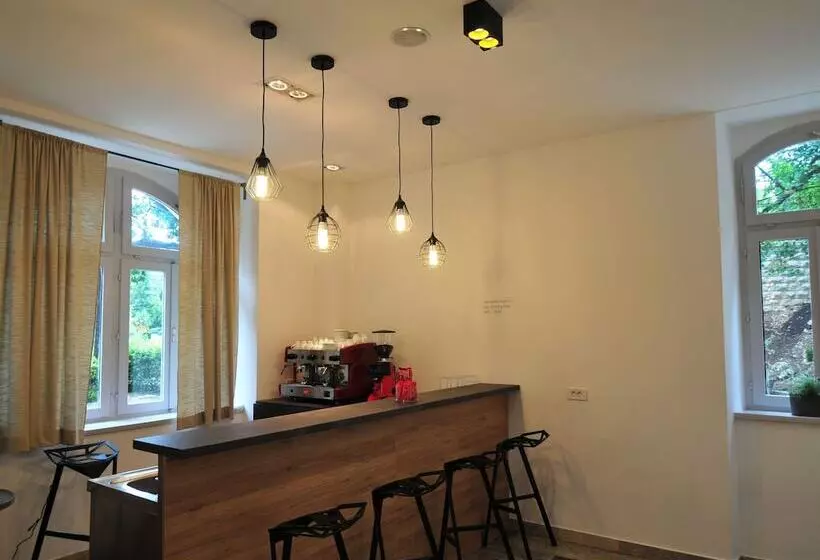Hotelli Villa Laurel