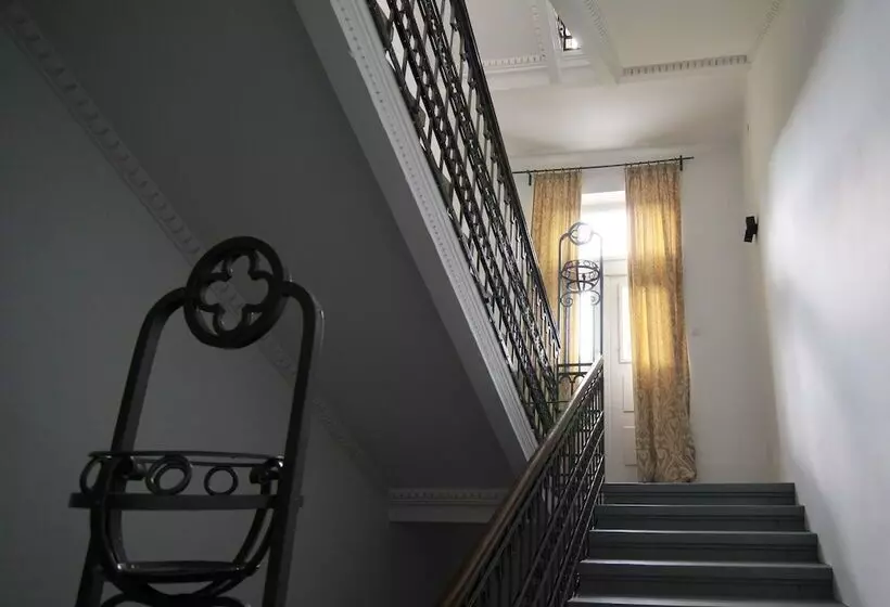 Hotelli Villa Laurel