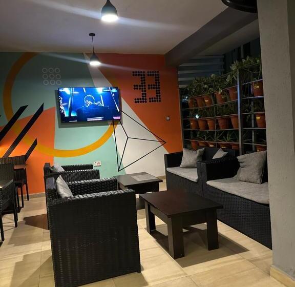 هتل Villa Thirty Three