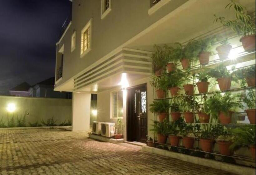 هتل Villa Thirty Three