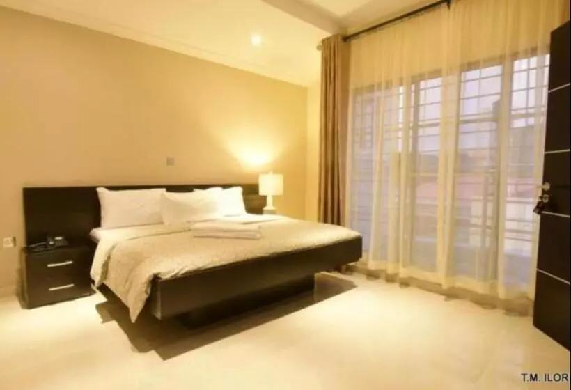 هتل Villa Thirty Three