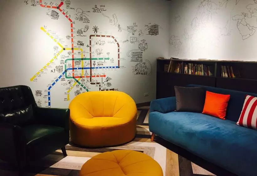 Houze Hostel