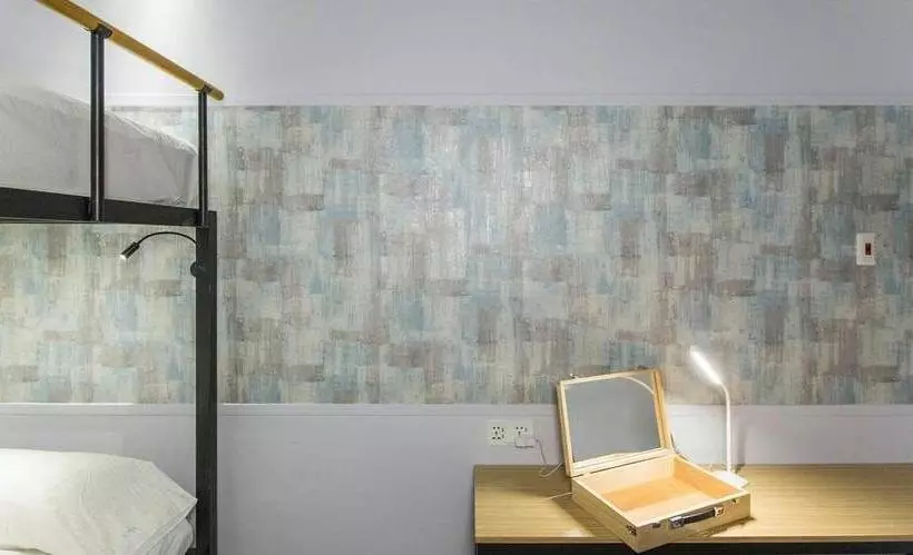 Houze Hostel