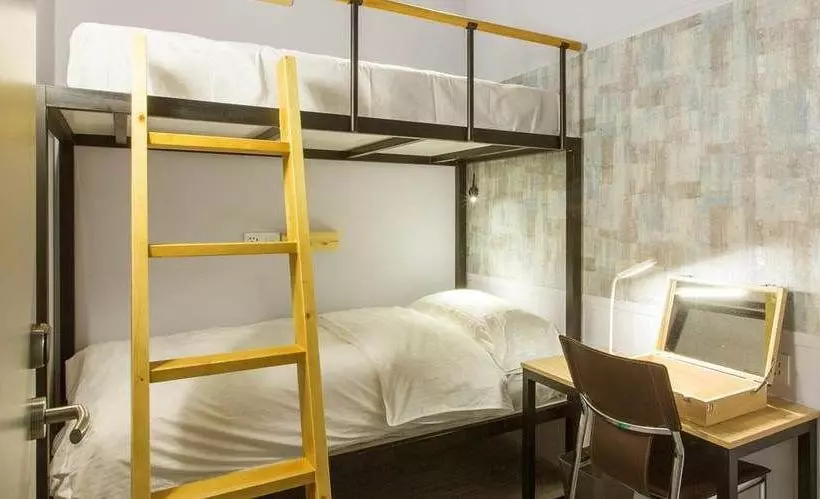 Houze Hostel