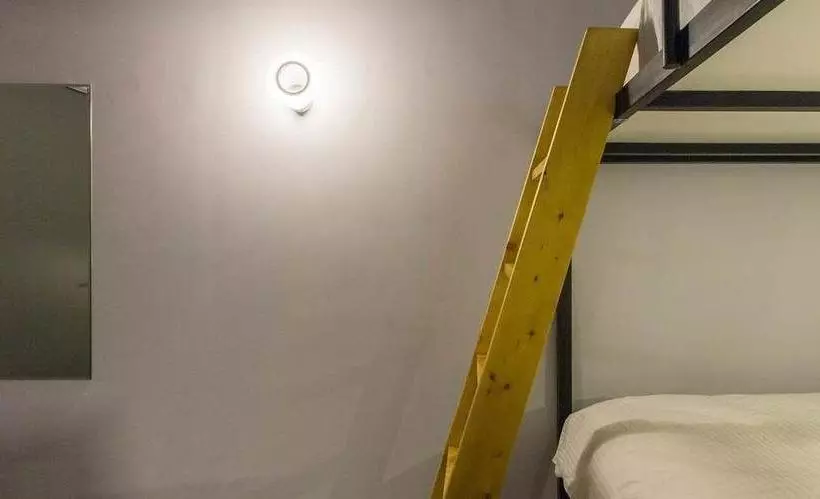 Houze Hostel