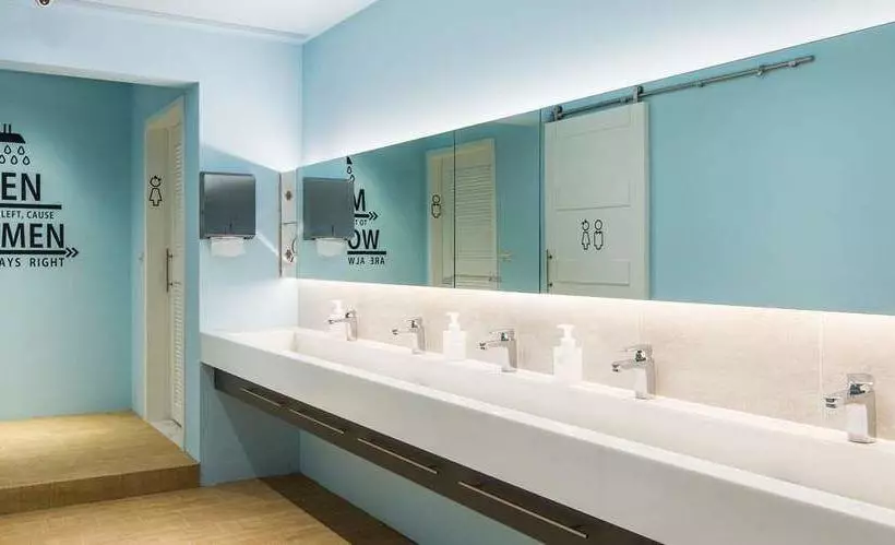 Houze Hostel
