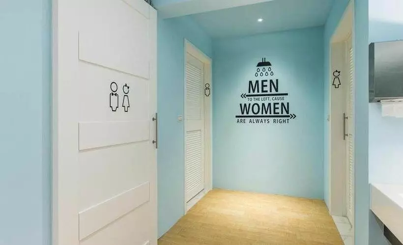 Houze Hostel