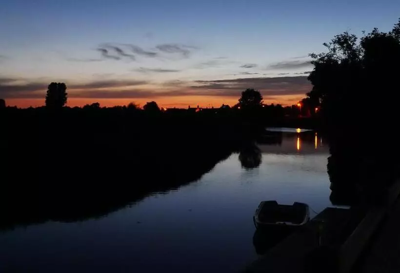 The Riverside Hotel