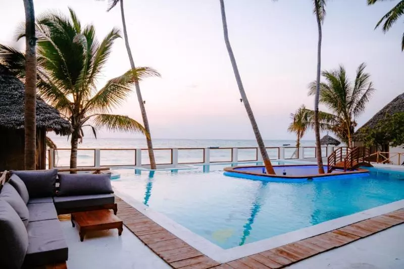 Hotelli Tiki Beach Club & Resort