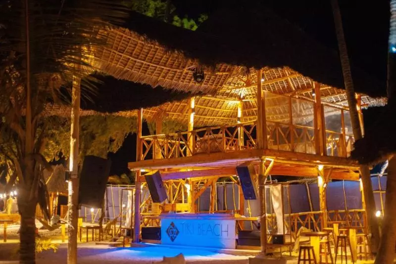 Hotelli Tiki Beach Club & Resort