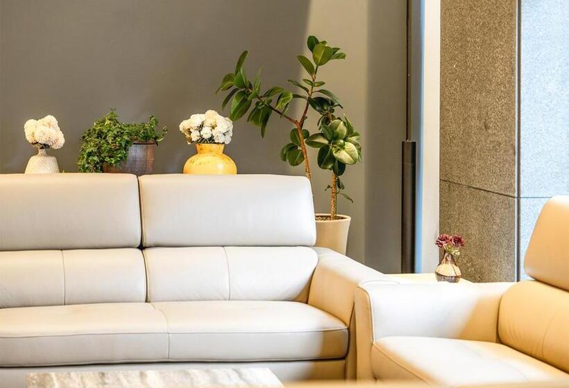 Grand City Hotel Changwon