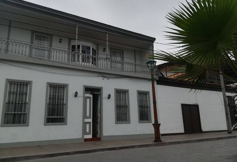 בית מלון כפרי Baquedano Boulevard