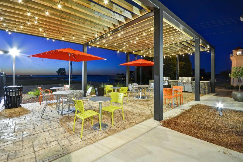 فندق Home2 Suites By Hilton Decatur Ingalls Harbor