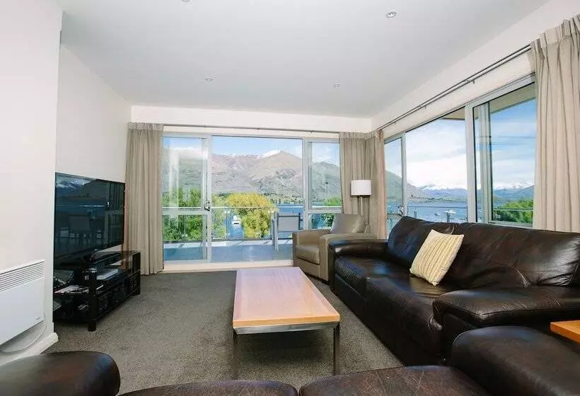 هتل Lakeside Apartments