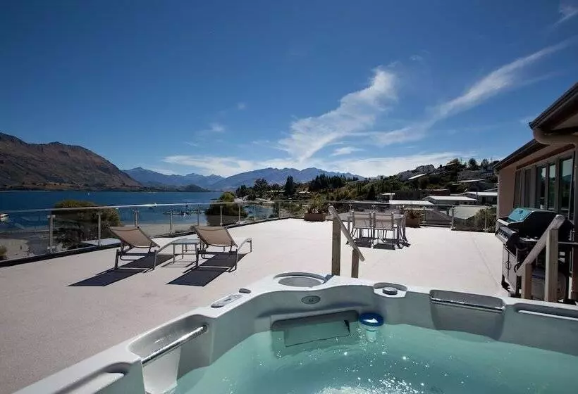 هتل Lakeside Apartments
