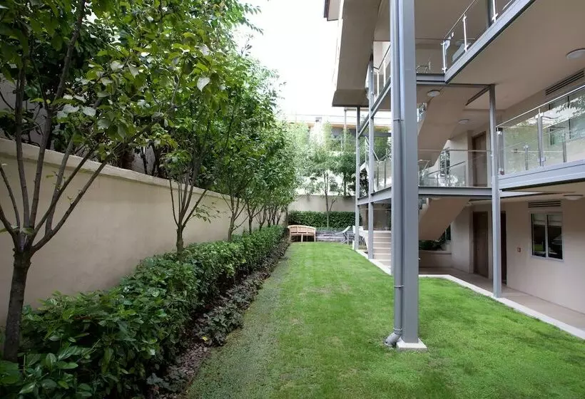 هتل Lakeside Apartments