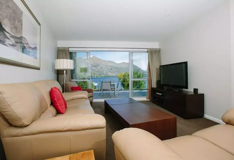 هتل Lakeside Apartments