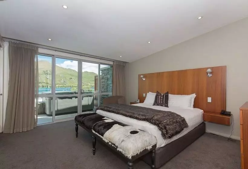 هتل Lakeside Apartments