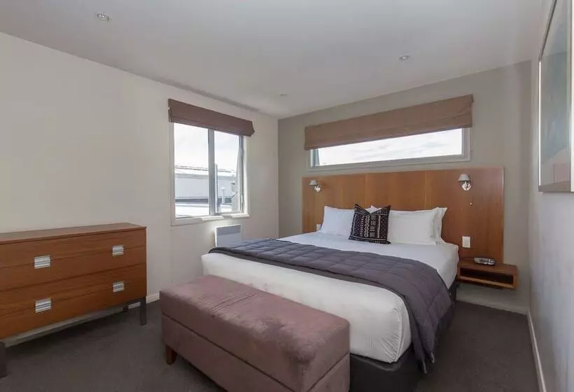 هتل Lakeside Apartments