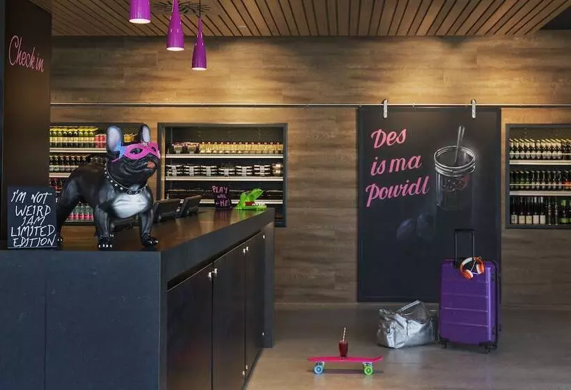 Hotelli Moxy Vienna Airport
