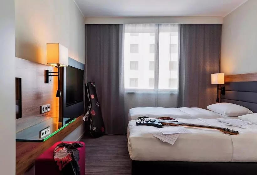 Hotelli Moxy Vienna Airport