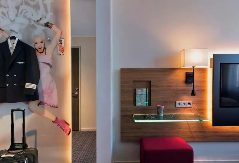 Hotelli Moxy Vienna Airport