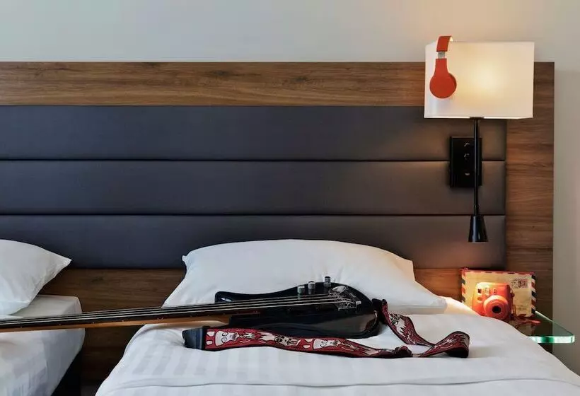 Hotelli Moxy Vienna Airport