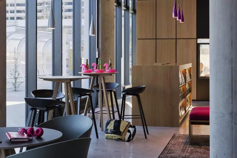Hotelli Moxy Vienna Airport
