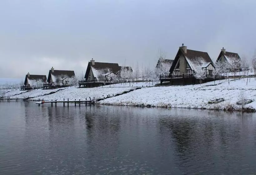 هتل Sakit Gol   Silent Lake