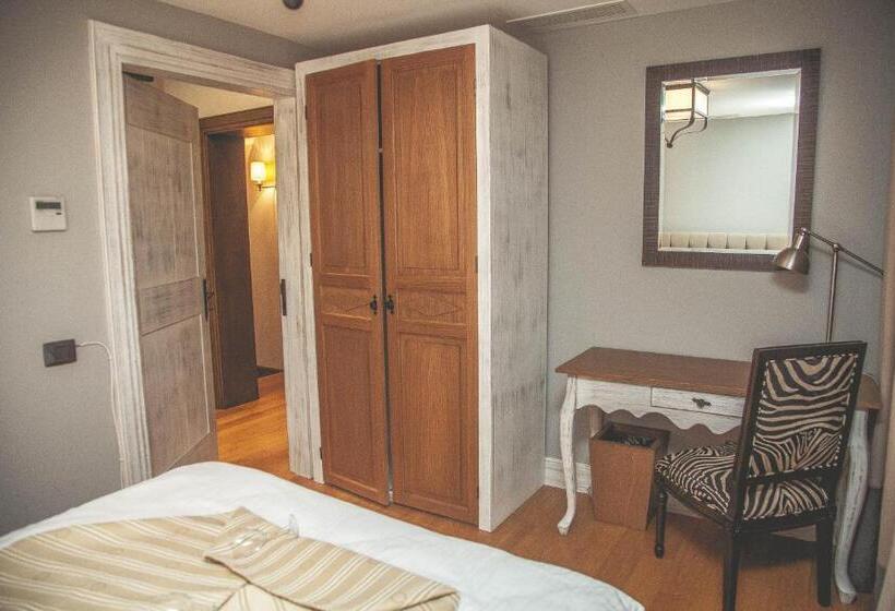 هتل Sakit Gol Silent Lake