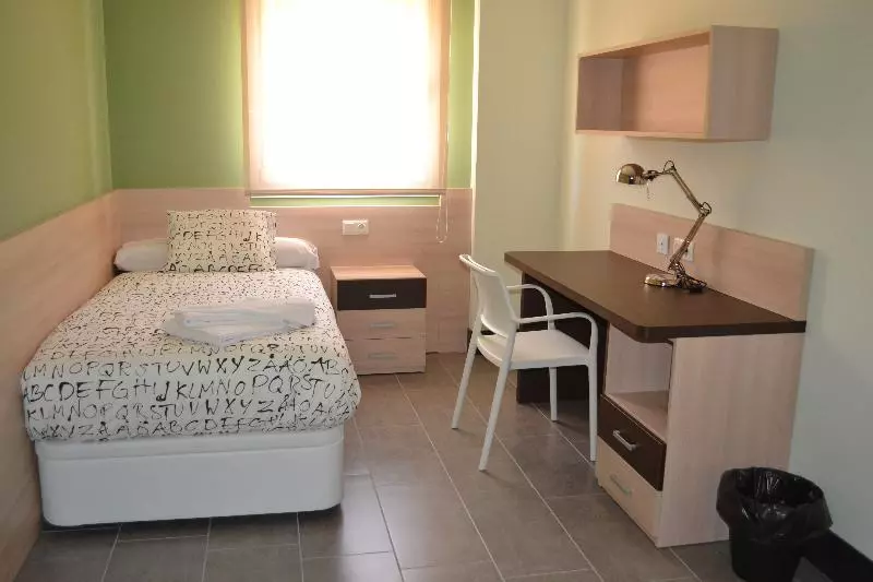 هتل The Factory Residence Hall