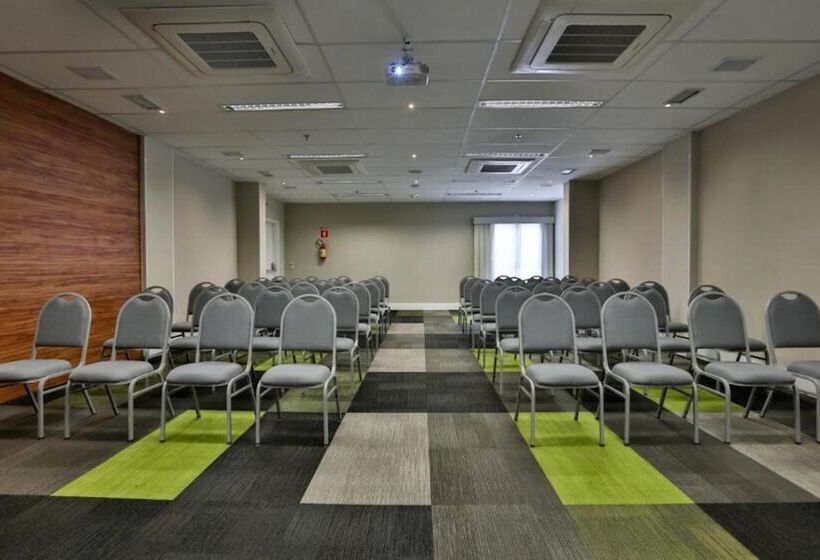 Otel Summit Suítes Pindamonhangaba