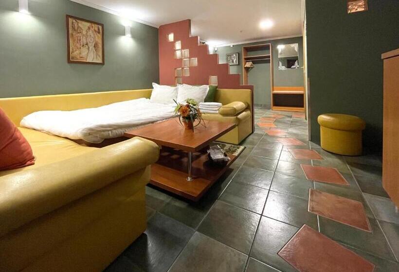 هاستل Economy Room In Hotel Eney