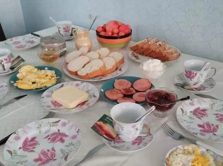 تختخواب و صبحانه Manana