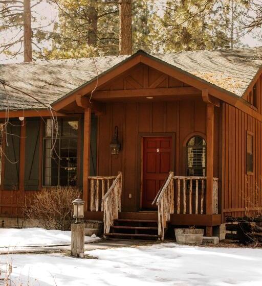 هتل Black Bear Lodge