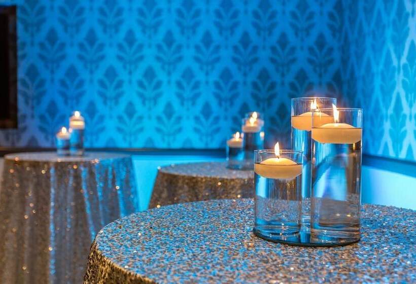 Cambria Hotel New Orleans Downtown Warehouse District