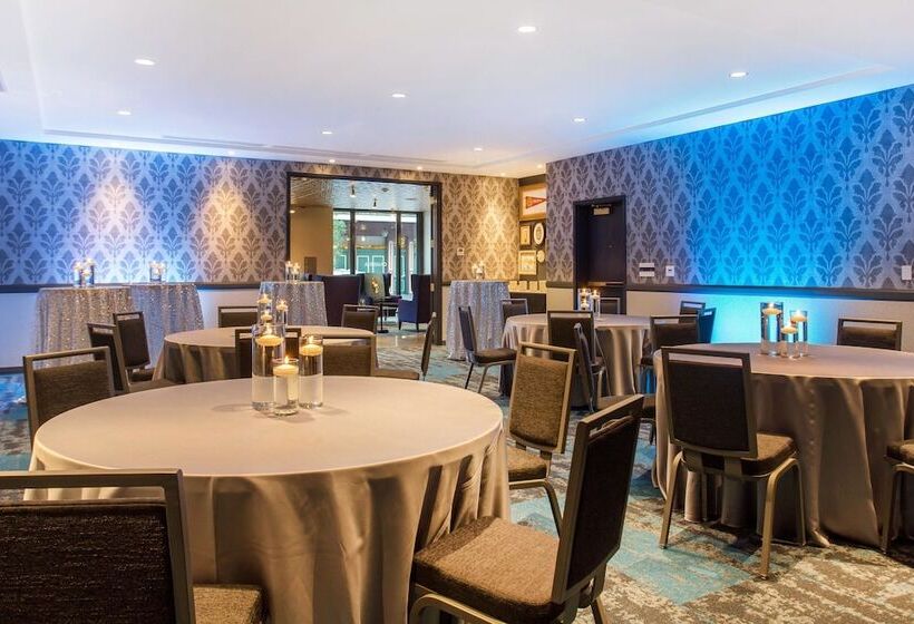 Cambria Hotel New Orleans Downtown Warehouse District