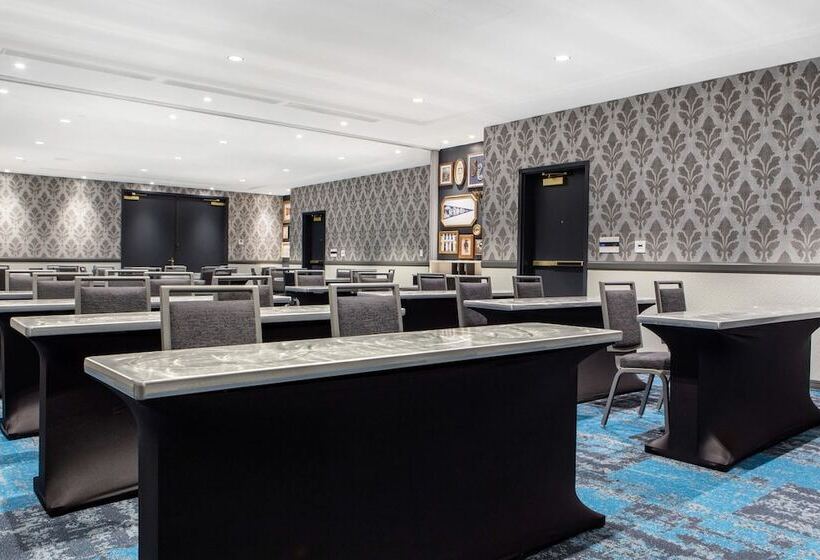 Cambria Hotel New Orleans Downtown Warehouse District