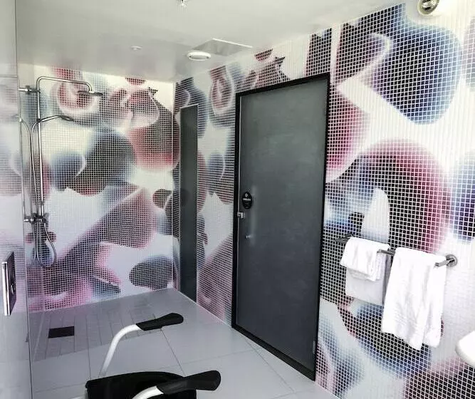 Magic Hotel Xhibition