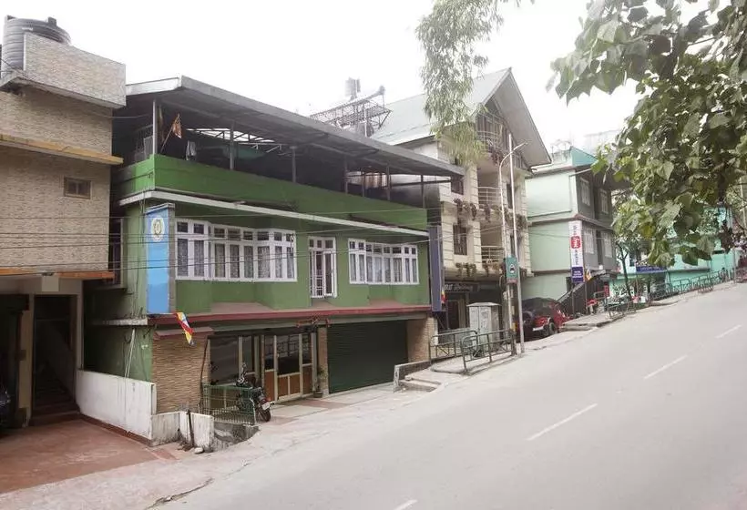 ホテル Oyo Rooms Near Deorali Bus Stand