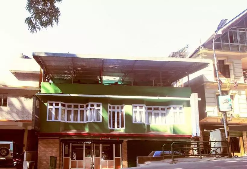 ホテル Oyo Rooms Near Deorali Bus Stand